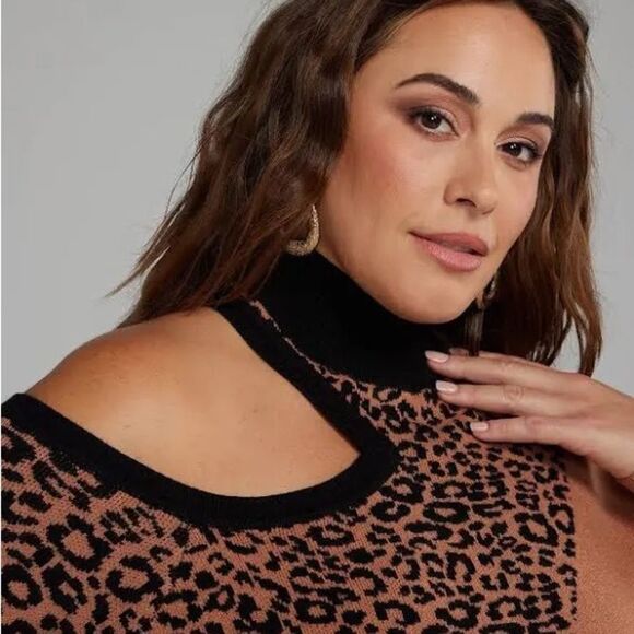 Fashion To Figure - Colorblock Leopard Print Cutout Sweater - Picture 3 of 4